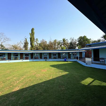 Deep Bhavani Resort Karjat Exterior foto