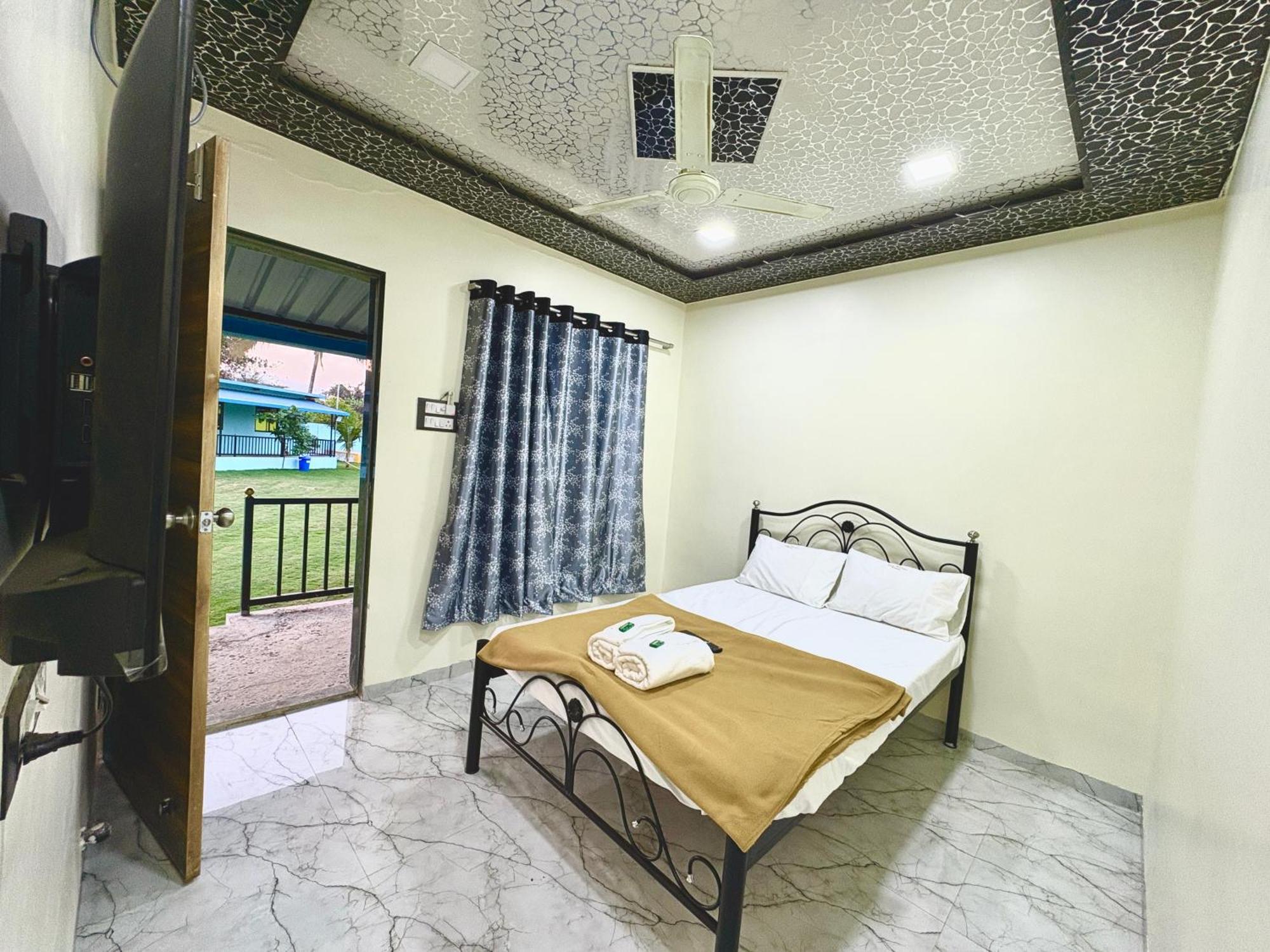 Deep Bhavani Resort Karjat Exterior foto