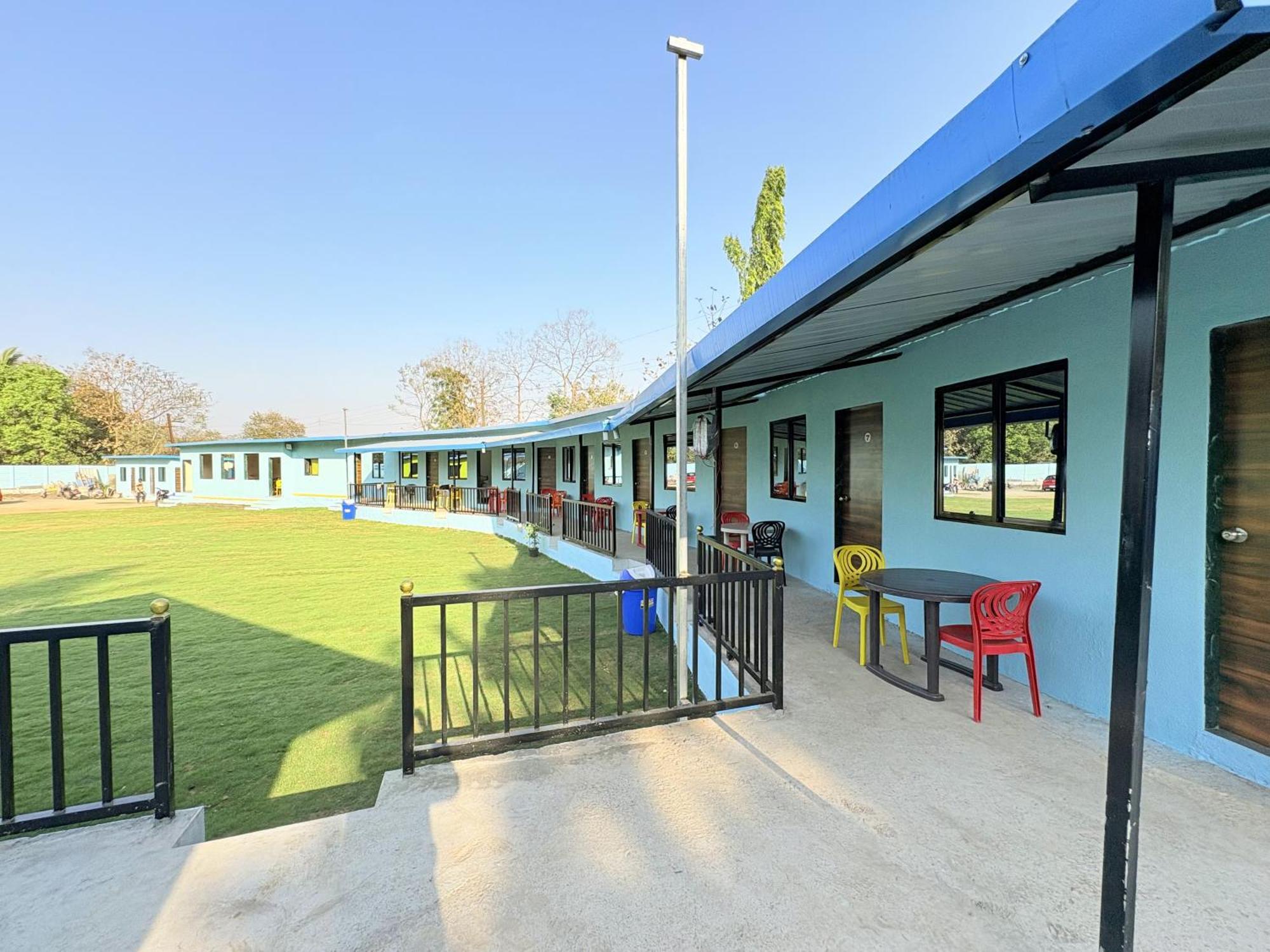 Deep Bhavani Resort Karjat Exterior foto